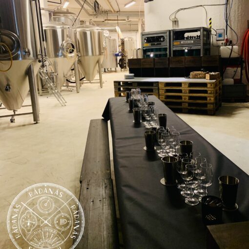 Uppdukat bord under bryggerivsningen